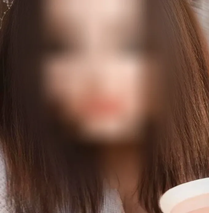 Daniela, 23