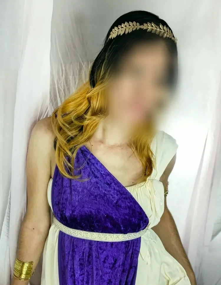 Denise, 34