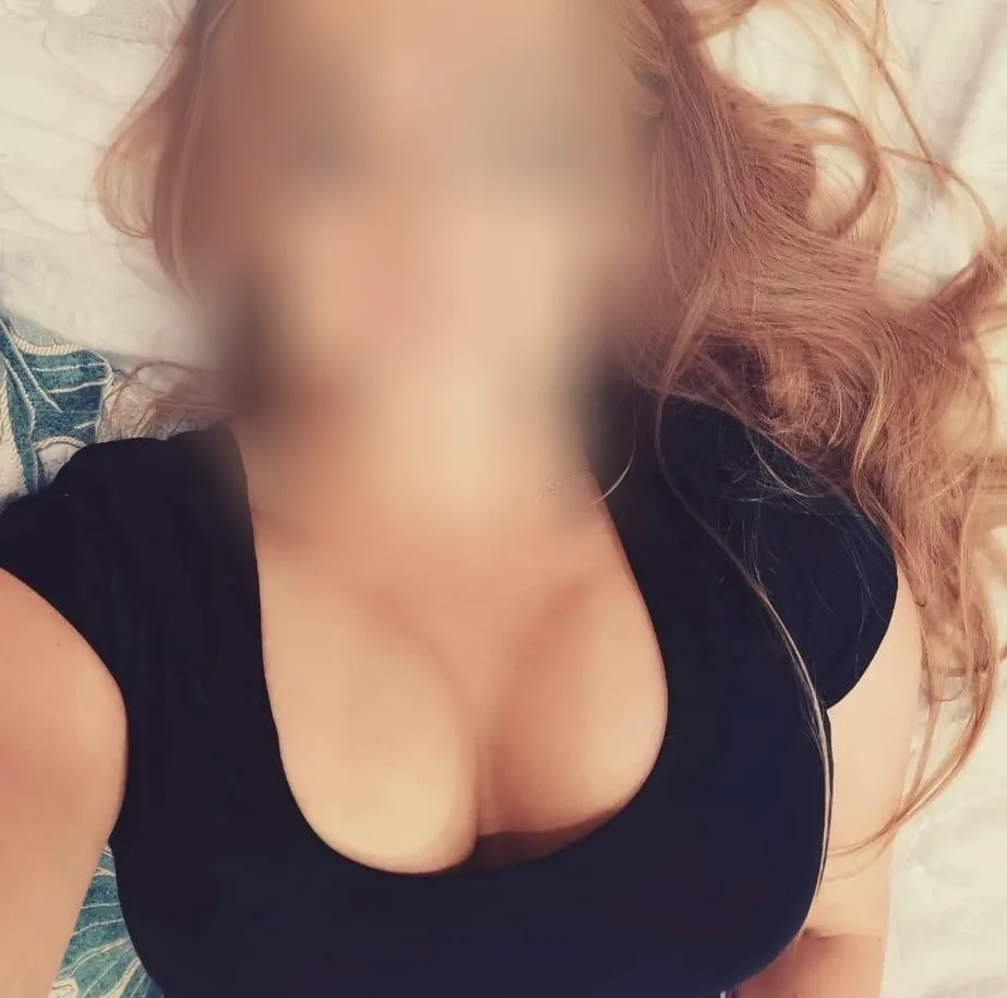 Juliane, 32