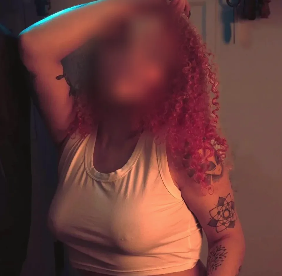 Laura, 31