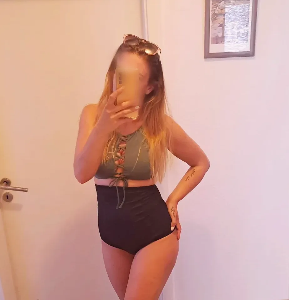 Laura, 33