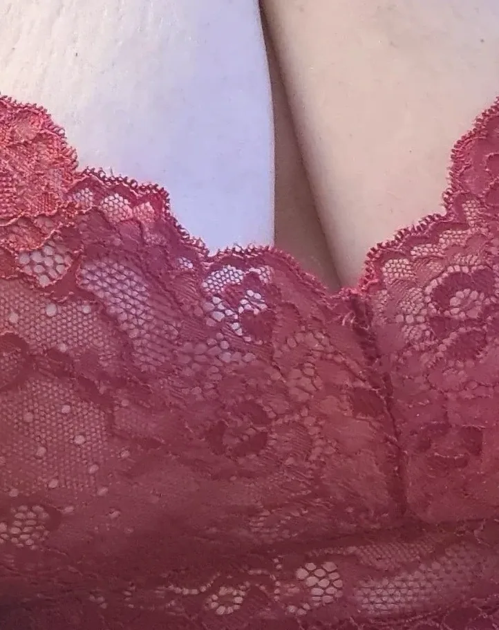Nadine, 32