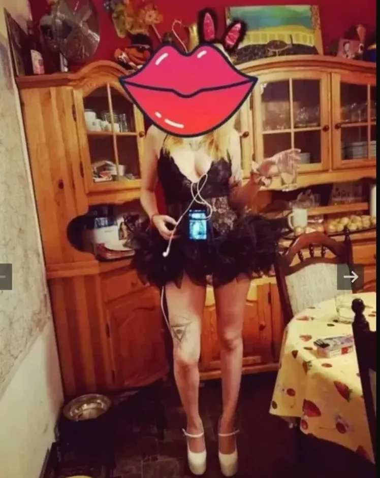 Sina, 34