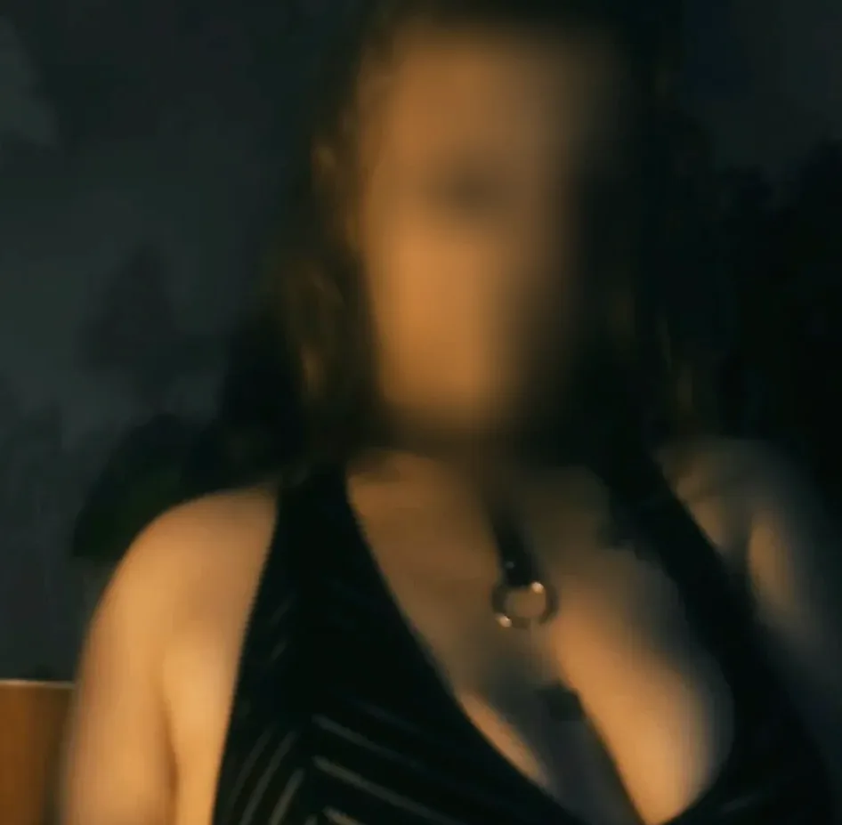 Yasmin, 29